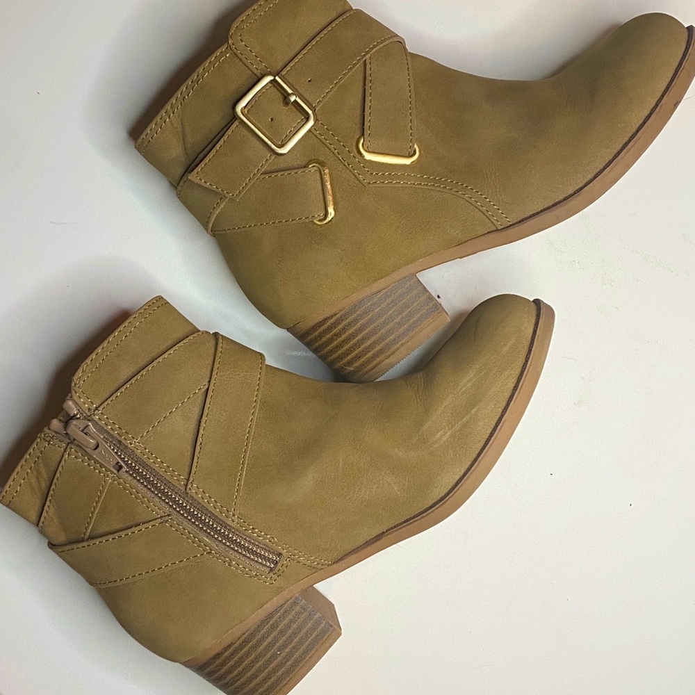 Children’s Place Girls Buckle Booties - Tan